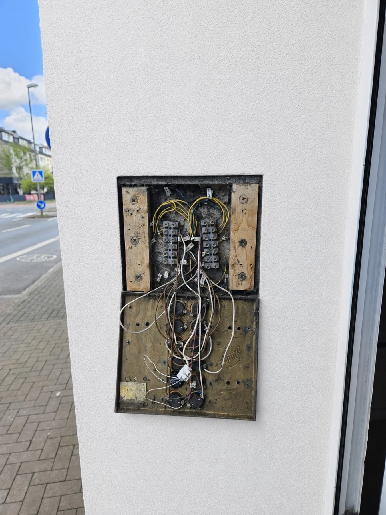 Verkabelung einer Klingelanlage
